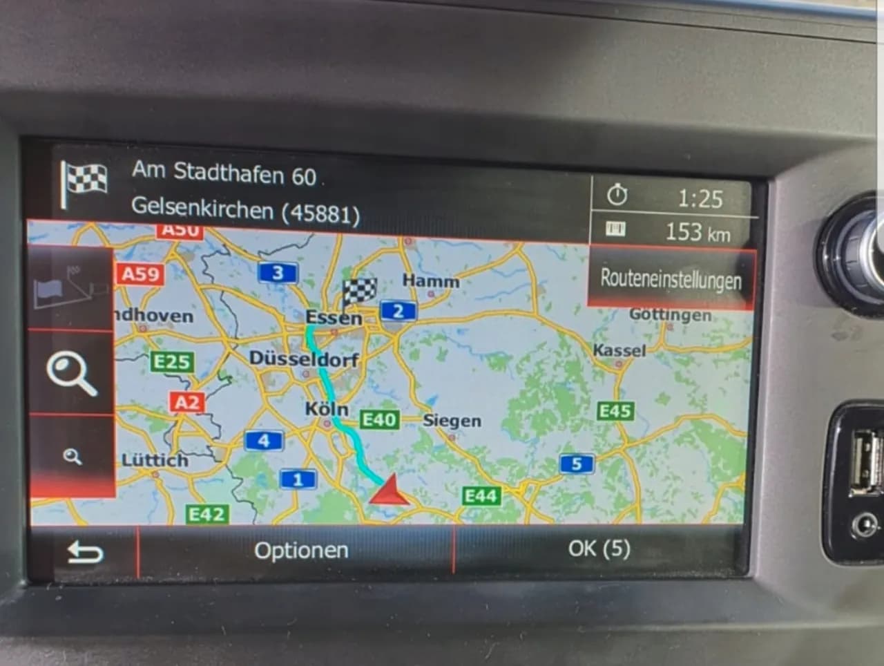 Jak zaktualizować mapy w nawigacji samochodowej bez problemów?