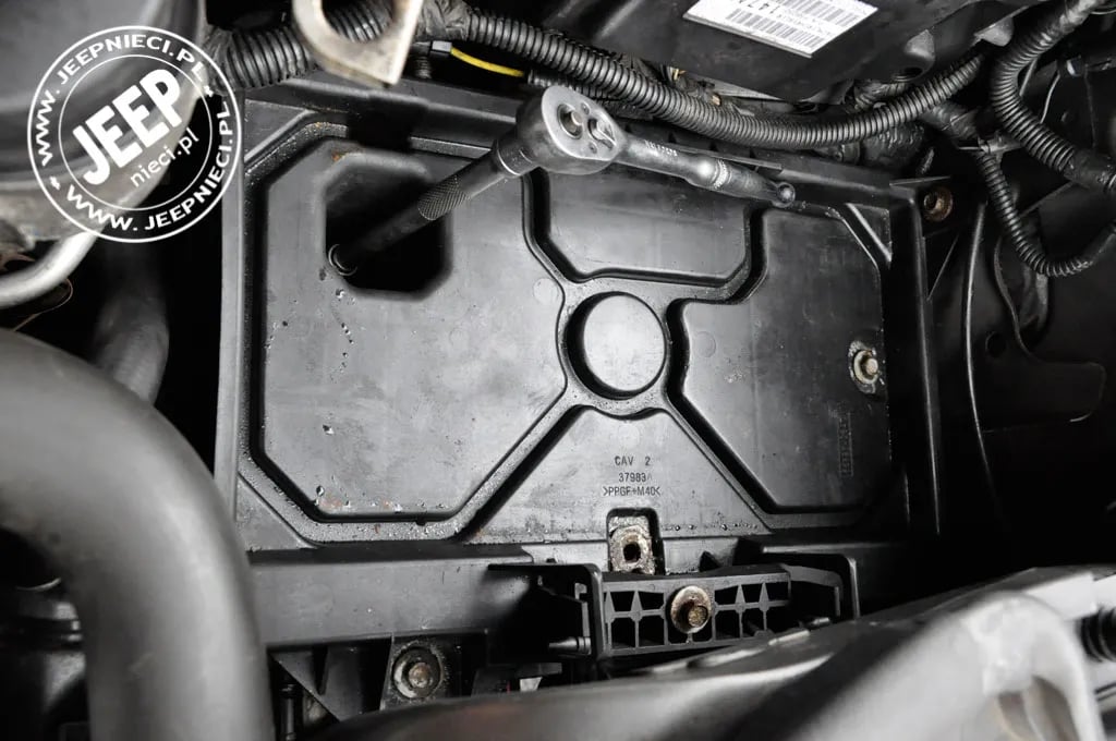 Gdzie jest akumulator w Jeep Grand Cherokee? Odkryj ukryte miejsce!